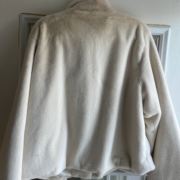 VICI Faux Fur Jacket Shacket - Picture 8 of 9